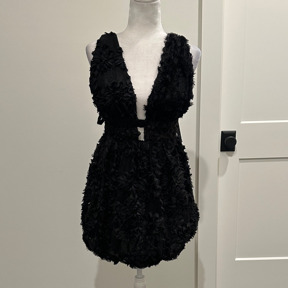 Day + Moon black textured bubble hem mini dress Sz M